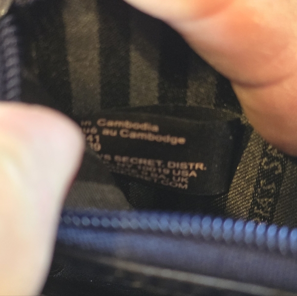 Victoria's Secret Midnight Blue Faux Leather Zip Around Wallet Organizer - Picture 12 of 13